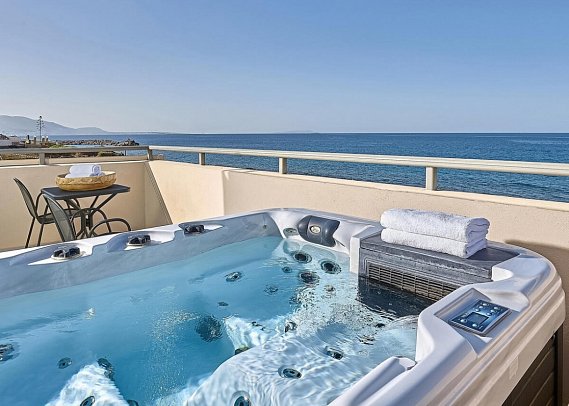 Castello Village Resort - Aussen-Jacuzzi