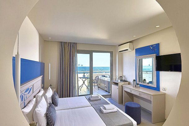 Castello Village Resort - Wohnbeispiel Suite Meerblick mit Aussen-Jacuzzi (Zimmercodierung W1M)