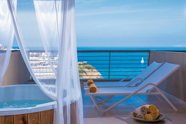 Blue Bay Resort - Wohnbeispiel Doppelzimmer Executive Meerblick Jacuzzi (Zimmercodierung D2M)