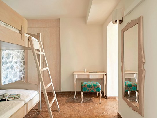 Creta Beach - Wohnbeispiel Familienzimmer Gartenblick (Zimmercodierung F1G)