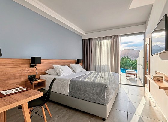 Sentido Amounda Bay - Wohnbeispiel Doppelzimmer Swim Up Gemeinschaftspool (Zimmercodierung DBQ)