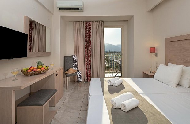 CHC Marilena Hotel - Wohnbeispiel Familienzimmer Gartenblick (Zimmercodierung FBG)