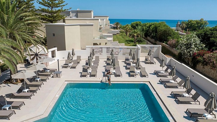 Vantaris Luxury Beach Resort