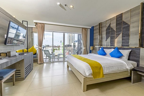 Andakira Hotel Patong - Wohnbeispiel Grand Deluxe (Zimmercodierung DD2)