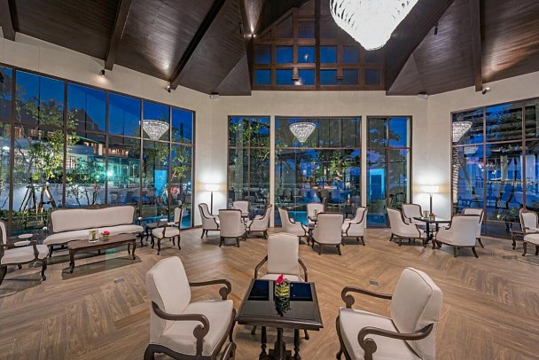 Diamond Cliff Resort & Spa - The Sea Bar Lobby Restaurant