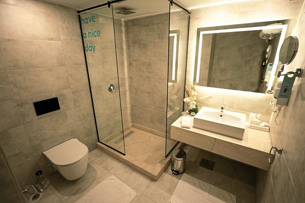 Calimera Blend Paradise - Beispiel Bad Familiensuiten (Zimmercodierungen FB2, WI1 & WI2)