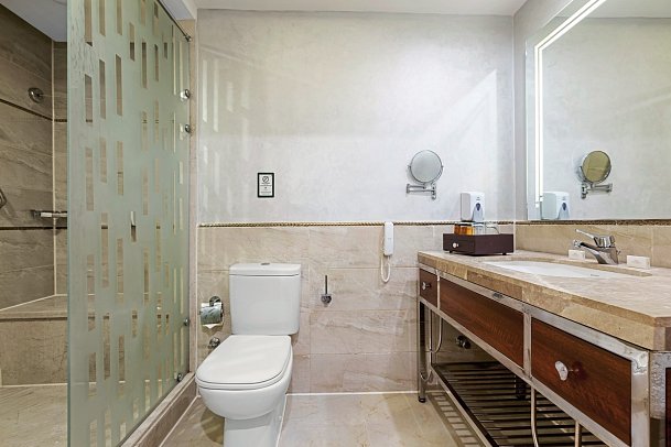 Beach Albatros Resort - Beispiel Bad Doppelzimmer Meerblick (Zimmercodierungen D7M & UCM)