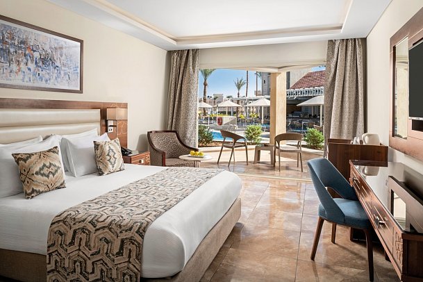 Beach Albatros Resort - Wohnbeispiel Familienzimmer Poolblick (Zimmercodierung F2P)