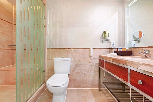 Beach Albatros Resort - Beispiel Bad Bungalow Gartenblick (Zimmercodierungen B1G, BCG, BFG & EFG)