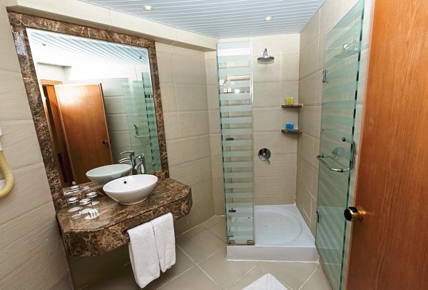 Golden Beach Resort - Beispiel Bad Familienzimmer (Zimmercodierung FB1)
