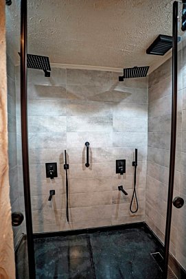 Caves Beach Resort - Beispiel Bad Doppelzimmer