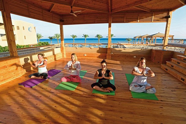 The Breakers Diving & Surfing Lodge