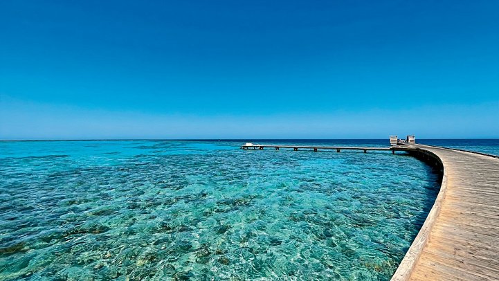 The Breakers Diving & Surfing Lodge