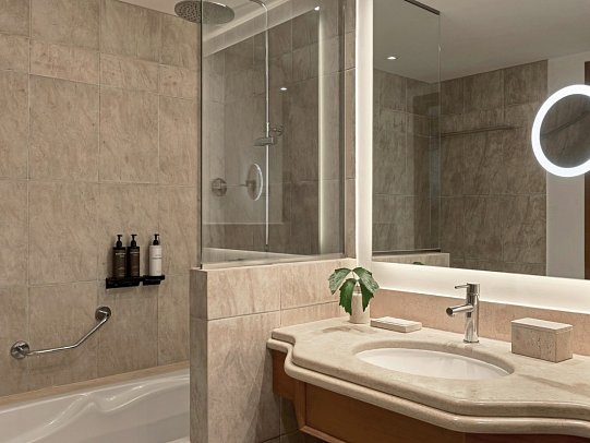 Grecotel LUX ME Kos - Wohnbeispiel Doppelzimmer Badezimmer (Zimmercodierungen D1N & FB1)