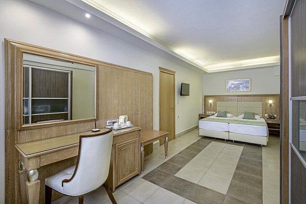 Natura Park Village Hotel & Spa - Wohnbeispiel Familienzimmer Landblick (Zimmercodierung FBL)
