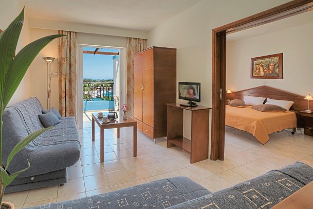 Corali Hotel - Wohnbeispiel Familienappartement 2 Schlafzimmer Poolblick (Zimmercodierung FB2)