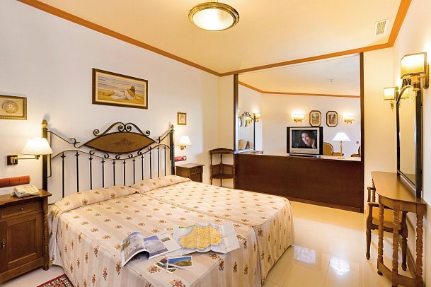 San Agustín Beach Club - Wohnbeispiel Familiensuite (Zimmercodierung WB1)