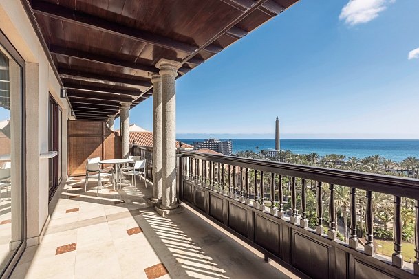 Lopesan Costa Meloneras Resort & Spa - Beispiel Balkon Mastersuite (Zimmercodierung W1M)