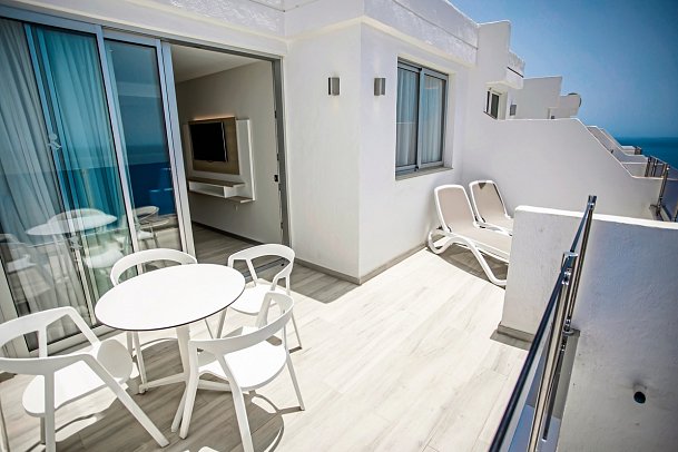 Servatur Puerto Azul - Wohnbeispiel Juniorsuite (Zimmercodierungen JB1, JB2, JB3 & JB4)