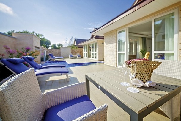 Leopard Beach Resort & Spa