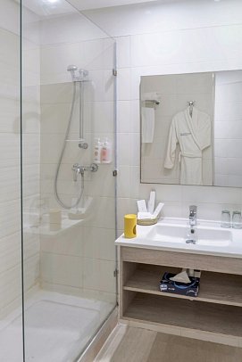 Golden Tulip President Hammamet - Wohnbeispiel Bad (Zimmercodierungen DP1, DBM, DCM, BB1, BC1, BB2 & BV1)