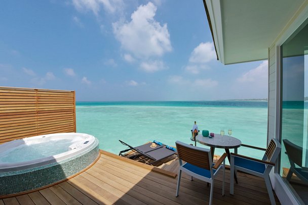 Kandima Maldives - Wohnbeispiel Aqua Villa with Swirlpool (Zimmercodierungen VX2 & VX8)