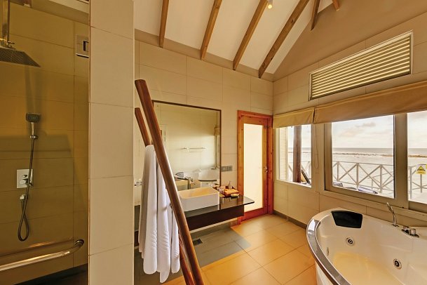 Cinnamon Dhonveli Maldives - Beispiel Bad Water Bungalow (Zimmercodierung BX1)