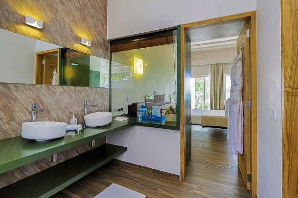 Cocoon Maldives - Beispiel Bad Beach Villa (Zimmercodierungen VB1 & FB1)