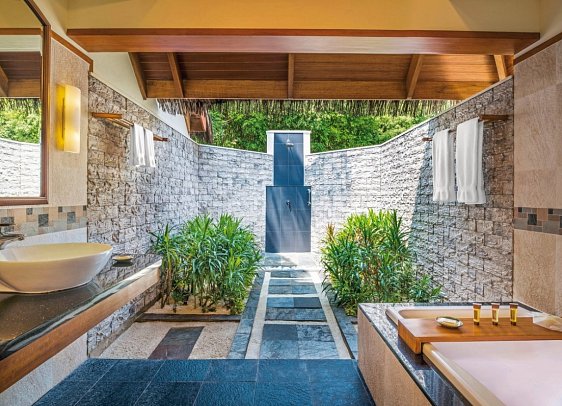 Sheraton Maldives Full Moon Resort & Spa - Beispiel Bad Beachfront Cottage (Zimmercodierung BB1)