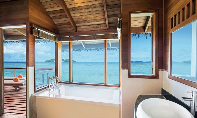 Sheraton Maldives Full Moon Resort & Spa - Beispiel Bad Overwater Villa (Zimmercodierung VX1)