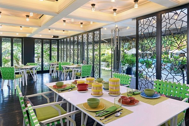 Sheraton Maldives Full Moon Resort & Spa