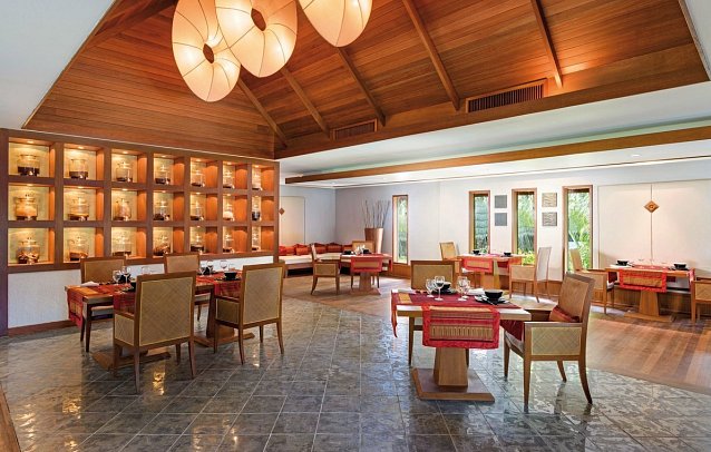 Sheraton Maldives Full Moon Resort & Spa