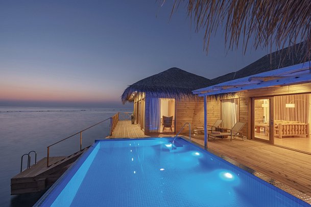 You&Me Maldives - Wohnbeispiel Aqua Suite Pool (Zimmercodierungen WX2 & WX8)