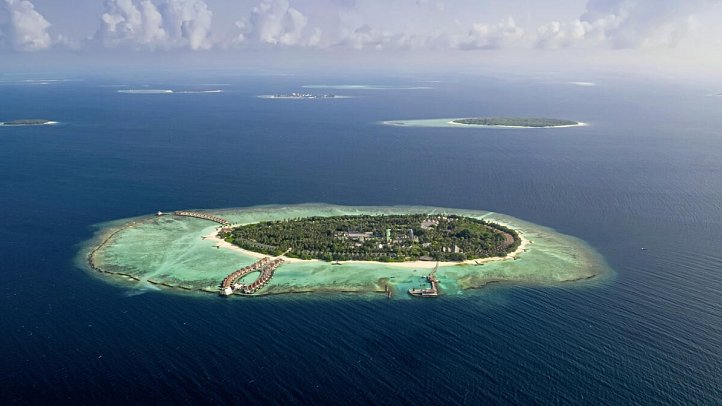 Furaveri Island Resort & Spa