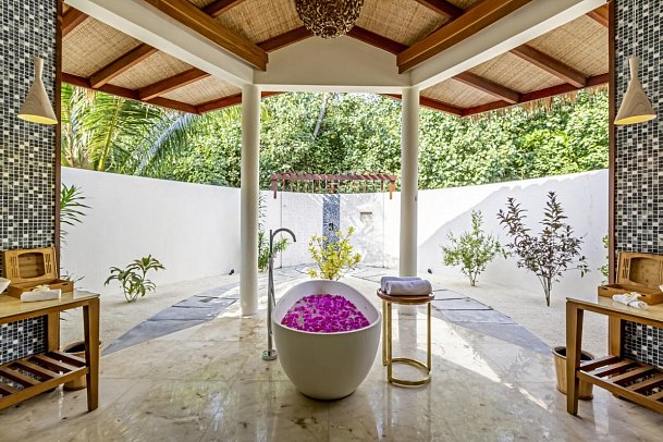 Furaveri Island Resort & Spa - Beispiel Bad Beach Pool Villa with Jacuzzi (Zimmercodierung VB4)