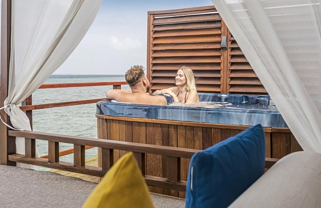 Furaveri Island Resort & Spa - Wohnbeispiel Ocean Villa Horizon (Zimmercodierung VX1)