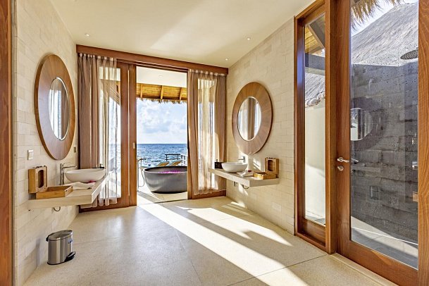 Furaveri Island Resort & Spa - Beispiel Ocean Pool Villa Sunrise (Zimmercodierung VX3)