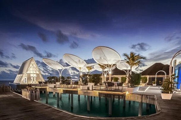 Furaveri Island Resort & Spa