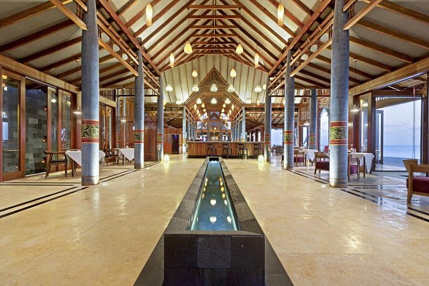 Furaveri Island Resort & Spa