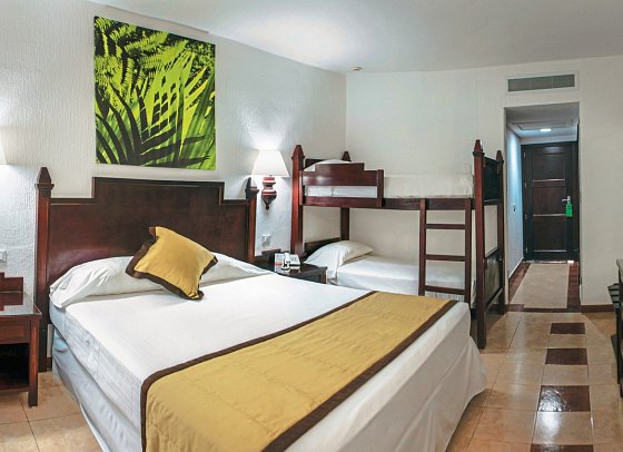 RIU Lupita - Wohnbeispiel Family Room (Zimmercodierung FB1)
