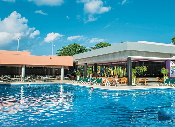 RIU Lupita