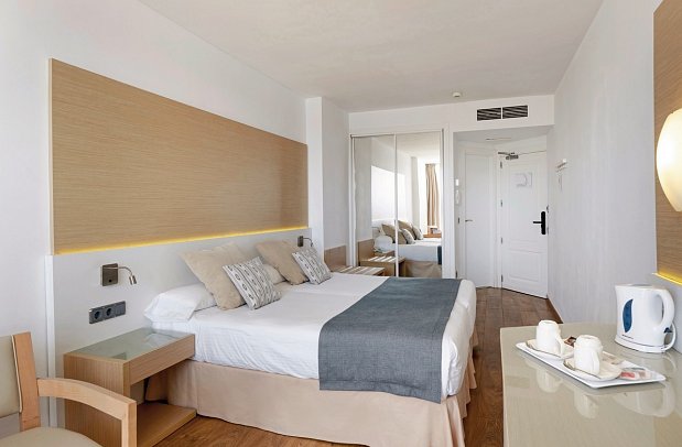 Sentido Fido Punta del Mar - Wohnbeispiel Doppelzimmer Meerblick (Zimmercodierung DBM)