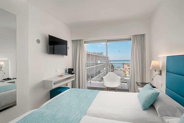Alua Leo - Wohnbeispiel Doppelzimmer Superior Meerblick (Zimmercodierung DSM)