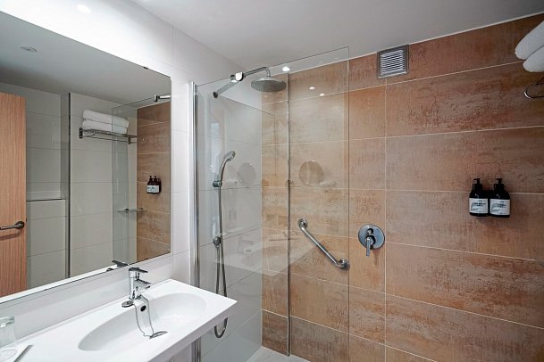 THB Felip - Beispiel Bad (Zimmercodierungen DB1 & DBM)