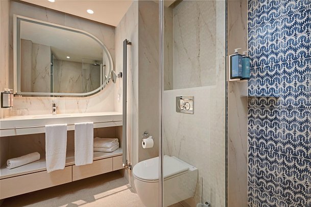 Hipotels Flamenco - Beispiel Bad (Zimmercodierungen DNN & DNM)