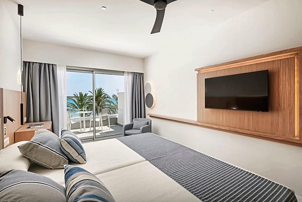 Hipotels Mediterraneo - Wohnbeispiel Doppelzimmer Meerblick (Zimmercodierung DBM)