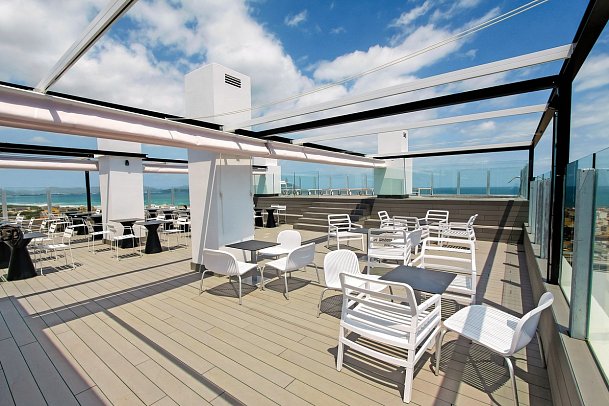 BG Tonga Tower Design Hotel & Suites - Blue-Sky-Restaurant