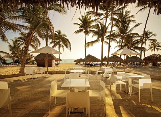 Tropical Deluxe Princess - Bar La Canoa