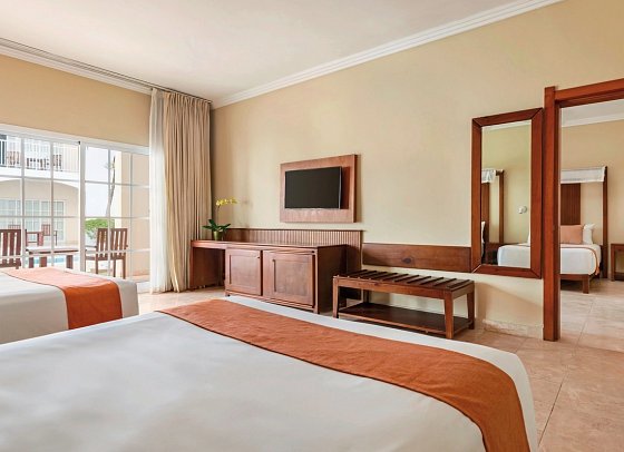 Sunscape Coco Punta Cana - Wohnbeispiel Sun Club Deluxe Family Room (Zimmercodierung FB1)
