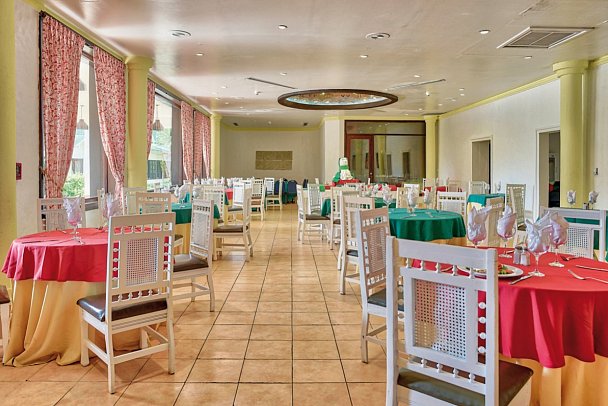 Coral Costa Caribe Beach Resort